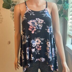 ❤️ (3/$15) Sz L Million Bullpup Black Floral Tank Top